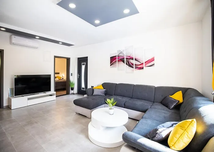 فيلة Nila زادار